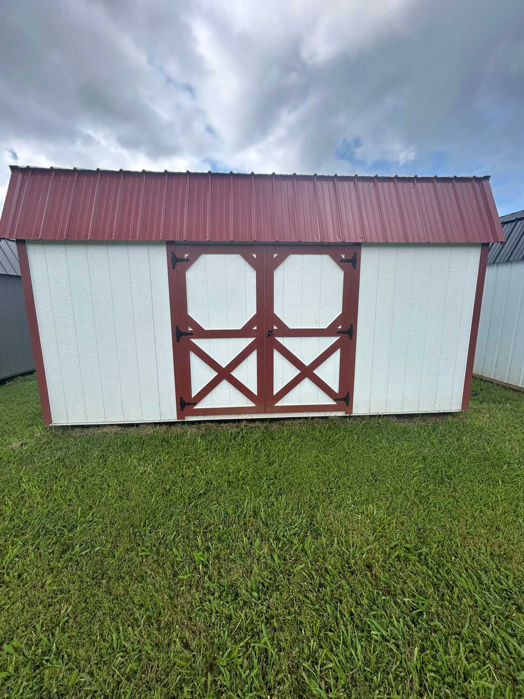10x16 White Barn